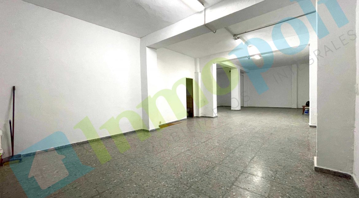 Vista desde acceso a interior almacén_A10268S