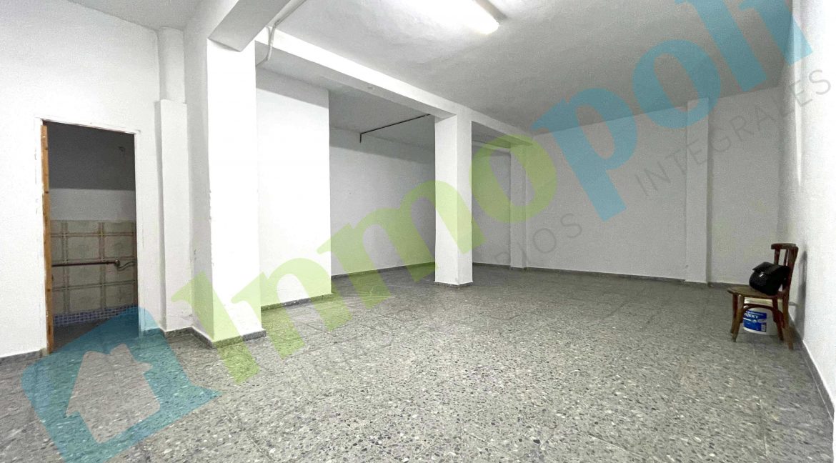 Vista desde acceso a interior almacén3_A10268S