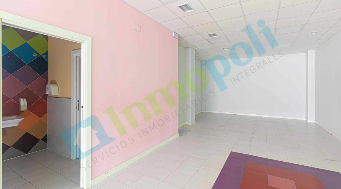 Detalle interior local zona baños A9651S