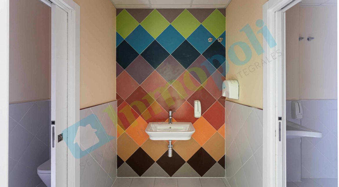 Detalle zona lavabo local comercial A9651S