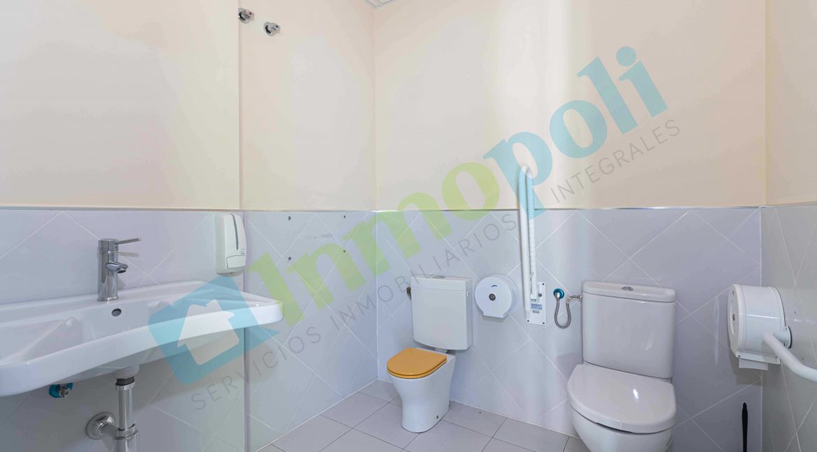 Detalle Aseo acondicionado local comercial A9651S