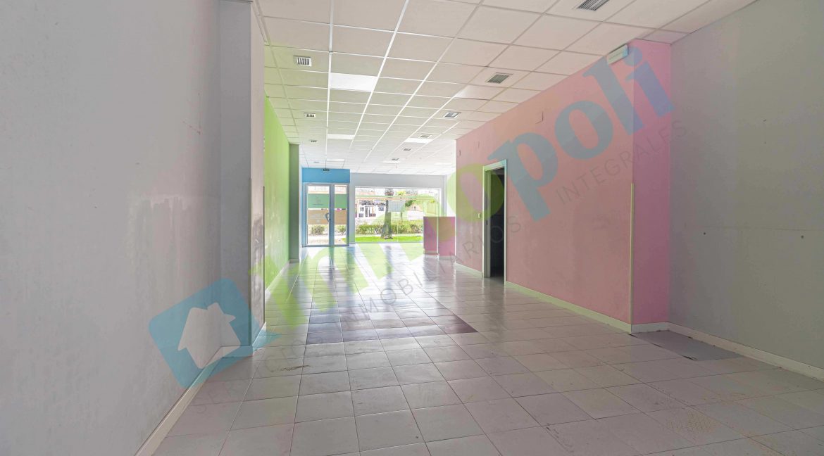 Detalle desde fondo interior local comercial A9651S