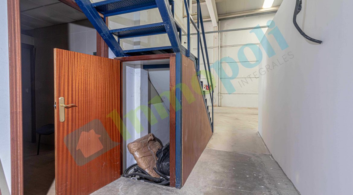 Vistas interior nave V9815S