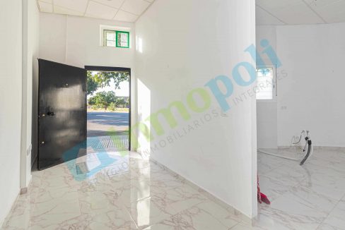 Acceso a local A10075S