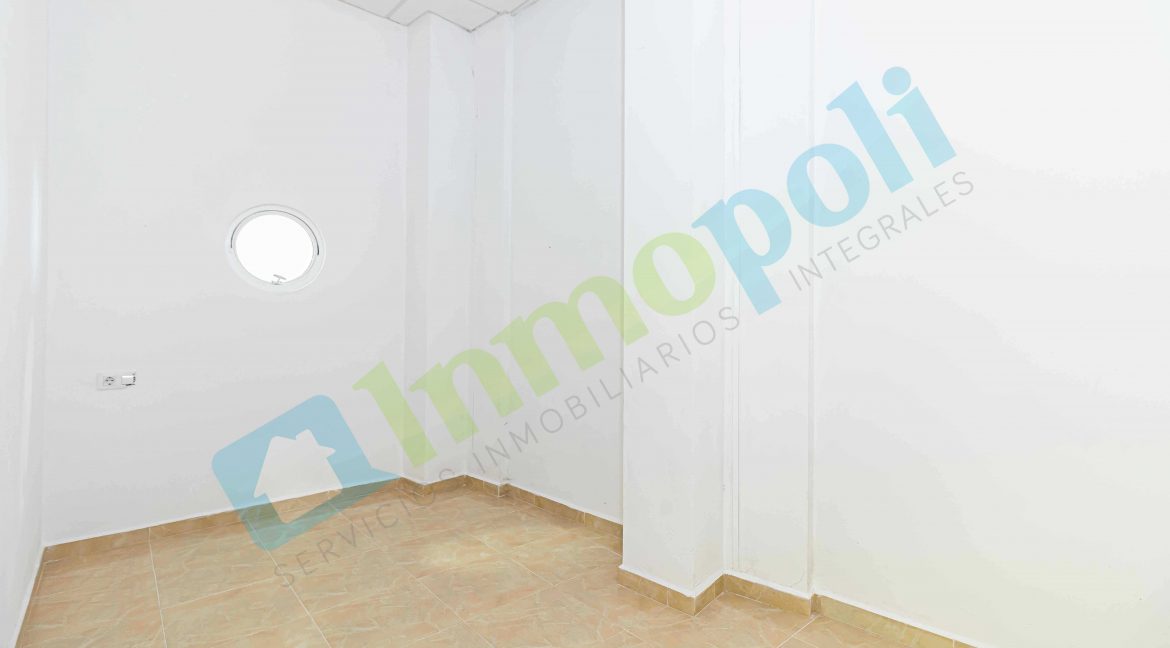 Estancia 2 en planta 00 vista ventana ojo buey A10075S