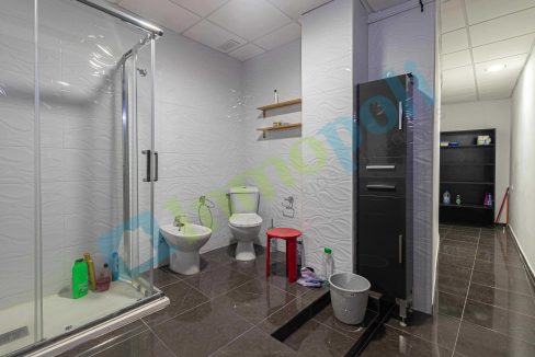 Baño local vista interior A10075