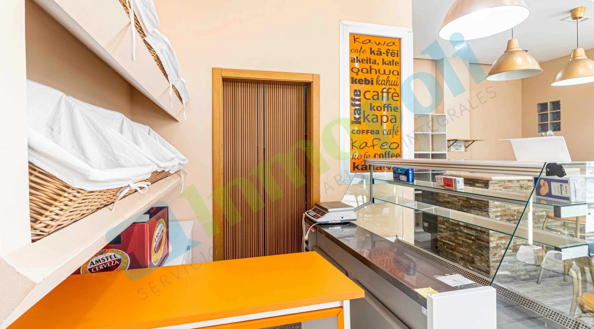 Vista interior despacho pastelería/panadería A10297A