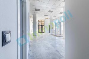 Vistas interior local Venta-Alquiler local en San Roque.